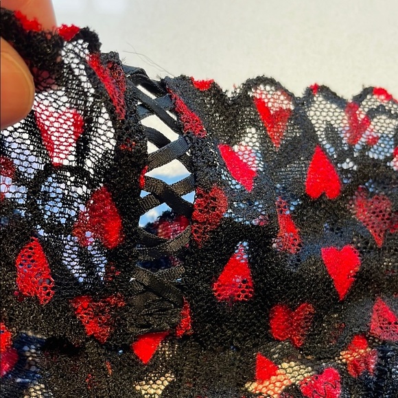 🆕 Victoria's Secret Red Tote with Assorted Panties Underwear, Size M - Picture 14 of 14